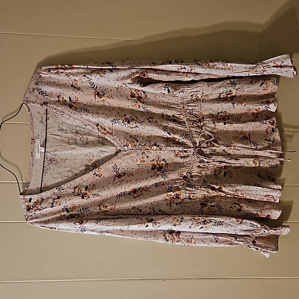 Maurices Pink Blouse. Women's size Medium.